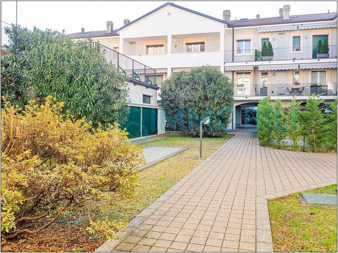 LA CASA CHE DA' SPAZIO Lecco