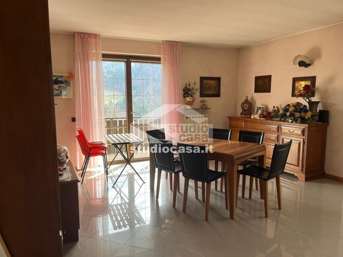 VILLA SINGOLA DI AMPIA METRATURA! Oltre il Colle