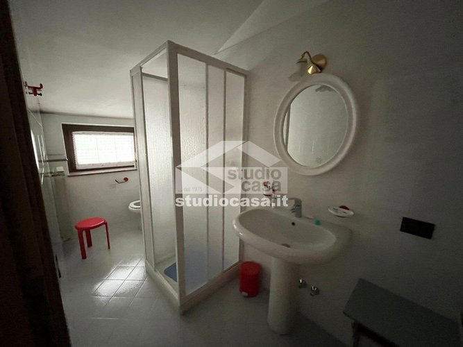 VILLA SINGOLA DI AMPIA METRATURA! Oltre il Colle