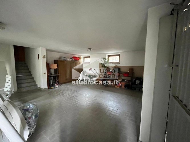 VILLA SINGOLA DI AMPIA METRATURA! Oltre il Colle