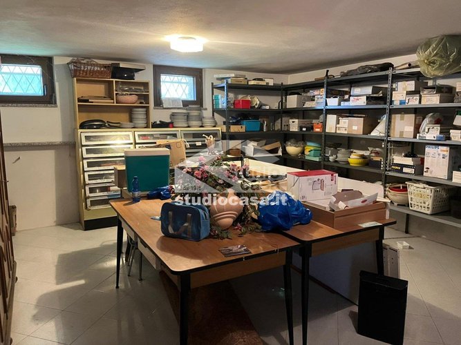 VILLA SINGOLA DI AMPIA METRATURA! Oltre il Colle