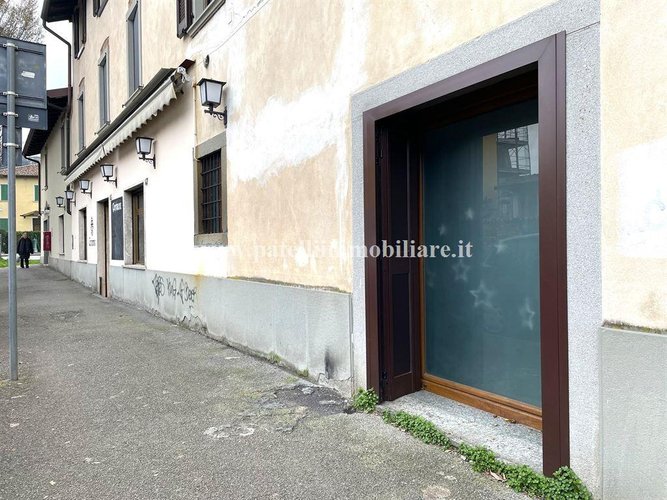 BERGAMO - LONGUELO VENDESI NEGOZIO - RISTORANTE CON CANNA FUMARIA Bergamo