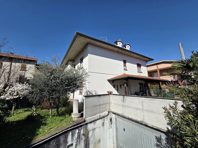 QUADRILOCALE PIANO TERRA CON GIARDINO Seriate