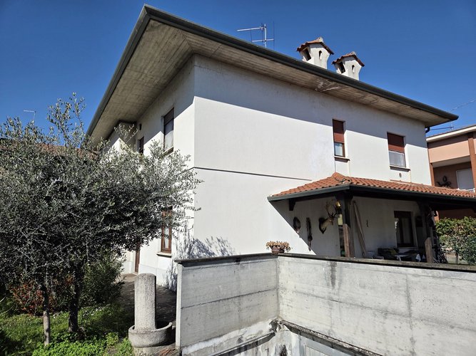 QUADRILOCALE PIANO TERRA CON GIARDINO Seriate