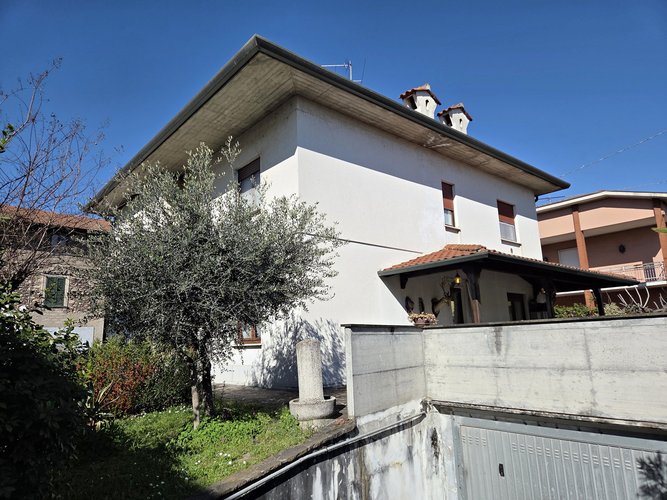 QUADRILOCALE PIANO TERRA CON GIARDINO Seriate