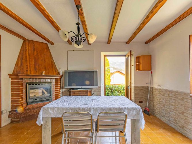 Rota Imagna, imperdibile casetta in pietra con giardino privato Rota d'Imagna