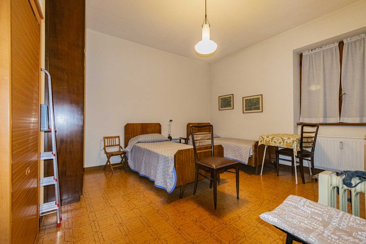 Oltre il Colle, grazioso trilocale con camino e posto auto Oltre il Colle
