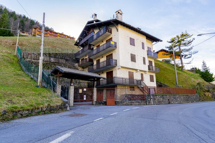 Oltre il Colle, grazioso trilocale con camino e posto auto