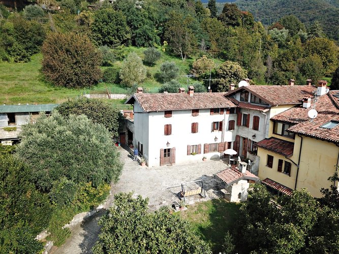 Cascina 3 famiglie Scanzorosciate