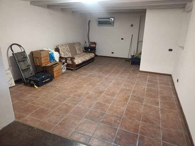 Box 1 locale - Rif. 324 Como