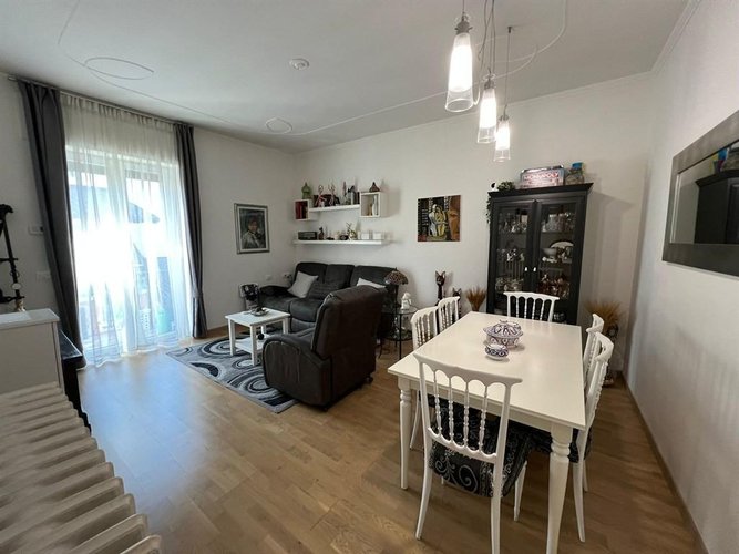 Vivi il centro con indipendenza: casa rimessa a nuovo, pronta da abitare, senza spese Verdello