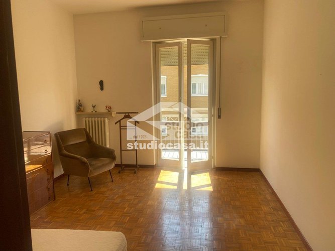 CENTRALINISSIMO E SERVITO DA TUTTO! Zogno