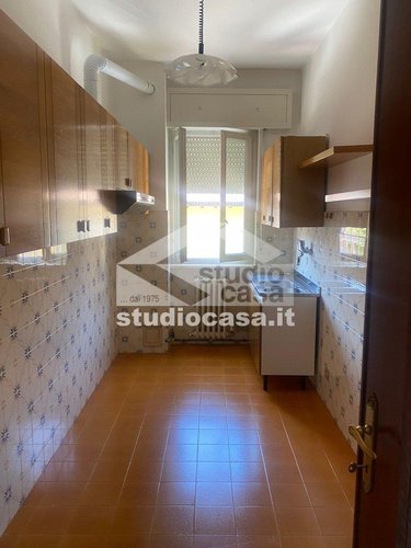 CENTRALINISSIMO E SERVITO DA TUTTO! Zogno