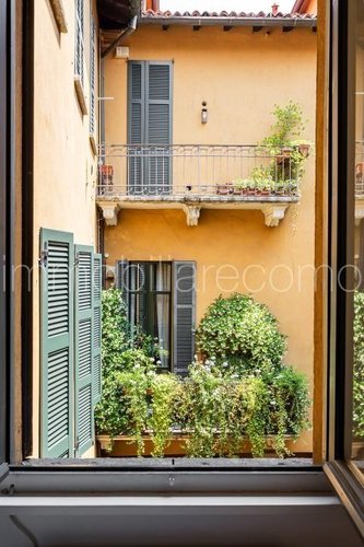 COMO, Citta' adiacenze Duomo Como