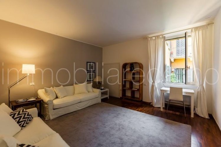 COMO, Citta' adiacenze Duomo Como