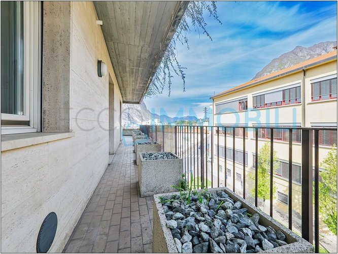 LA CASA CHE ABITI DENTRO E FUORI Lecco