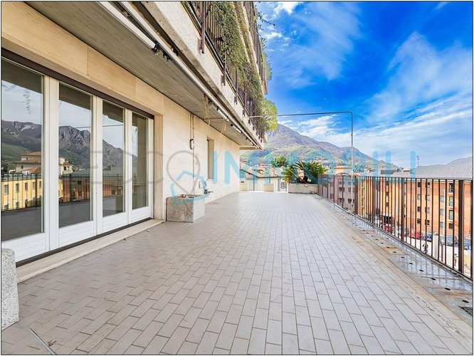 LA CASA CHE ABITI DENTRO E FUORI Lecco