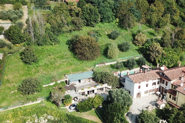 Cascina 3 famiglie