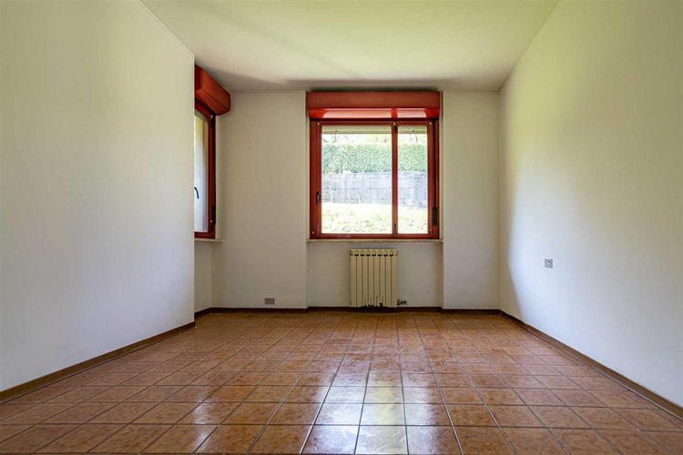 Valbrembila trilocale con box Val Brembilla -