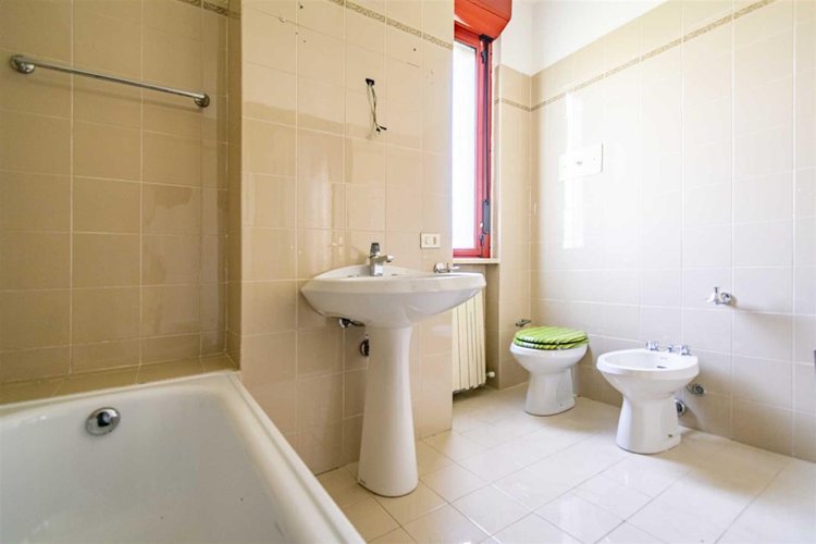 Valbrembila trilocale con box Val Brembilla -