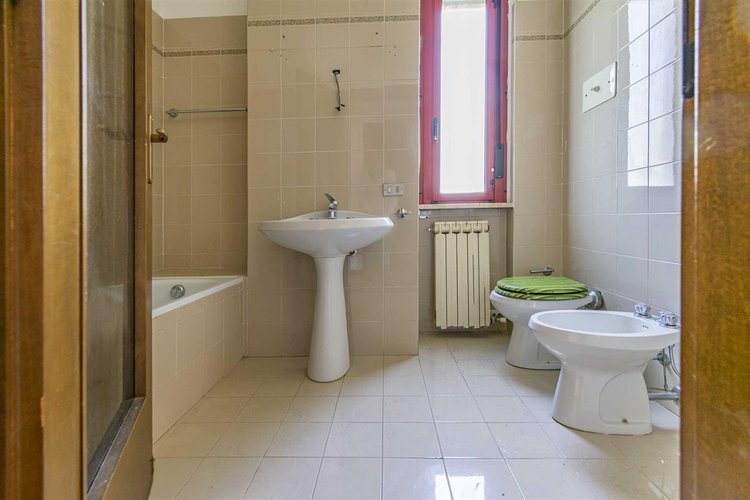 Valbrembila trilocale con box Val Brembilla -