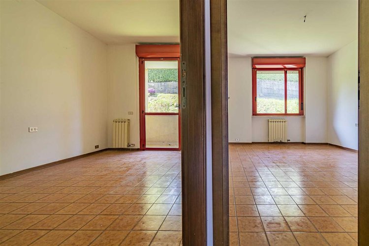 Valbrembila trilocale con box Val Brembilla -