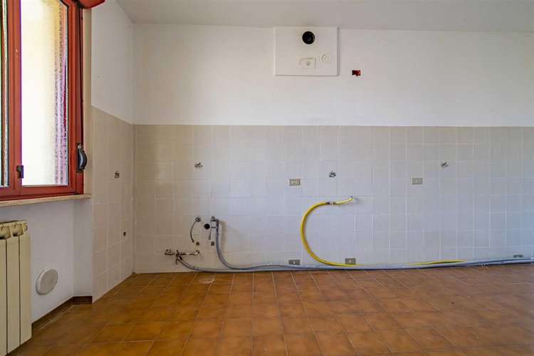 Valbrembila trilocale con box Val Brembilla -