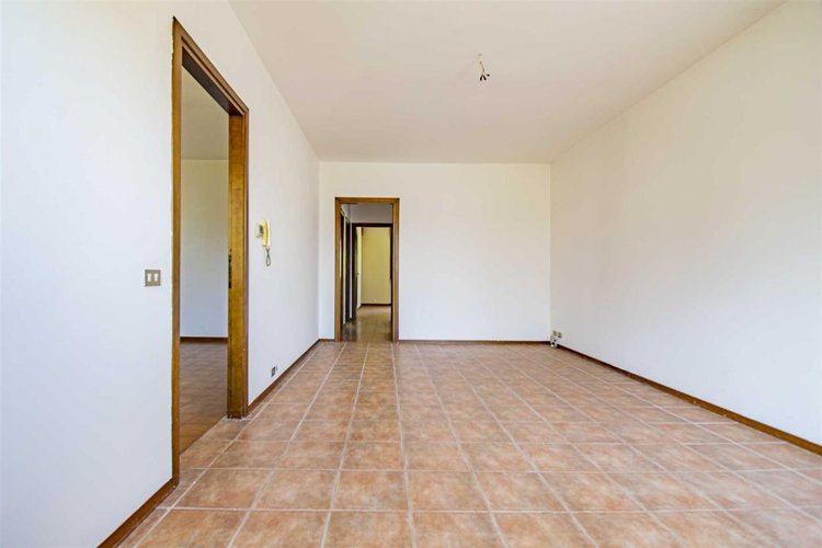 Valbrembila trilocale con box Val Brembilla -