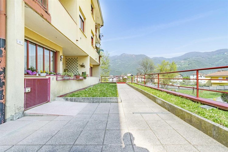 Valbrembila trilocale con box Val Brembilla -