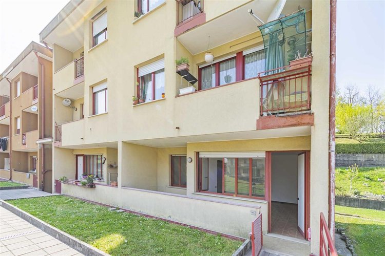 Valbrembila trilocale con box Val Brembilla -