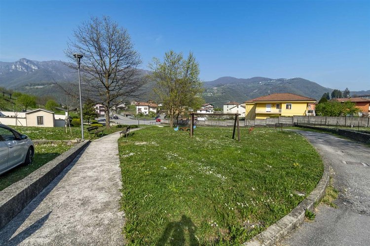 Valbrembila trilocale con box Val Brembilla -