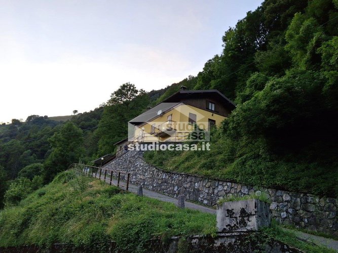 VISTA SPETTACOLARE E SOLE TUTTO IL GIORNO!