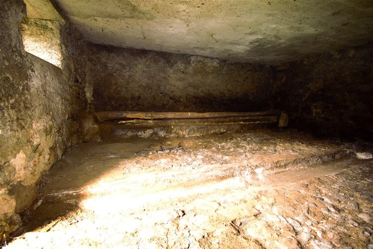 Dossena porzione cascinale con terreno Dossena