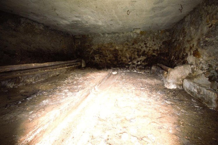 Dossena porzione cascinale con terreno Dossena
