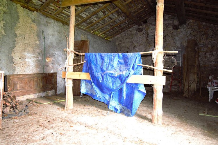 Dossena porzione cascinale con terreno Dossena