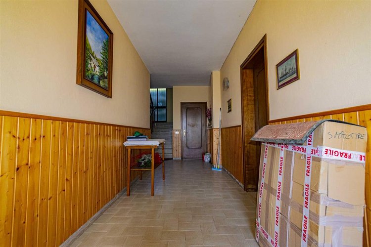 Costa Serina quadrilocale con cantina e box Costa Serina