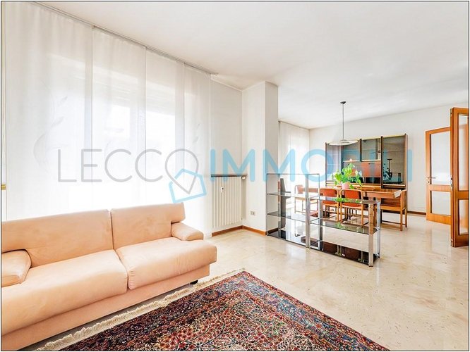 LA CASA CHE INVITA A RESTARE Lecco