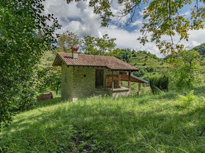 Sedrina, meraviglioso rustico singolo in pietra