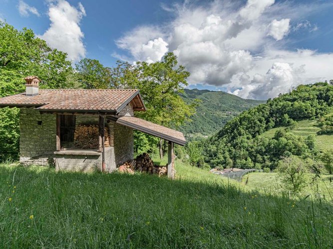 Sedrina, meraviglioso rustico singolo in pietra Sedrina