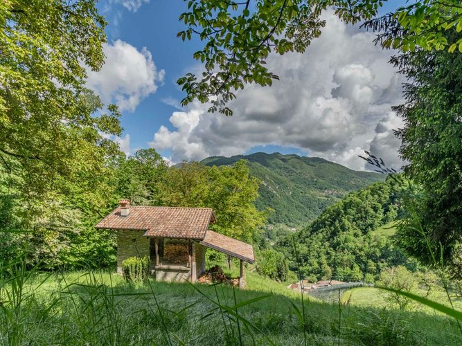 Sedrina, meraviglioso rustico singolo in pietra Sedrina