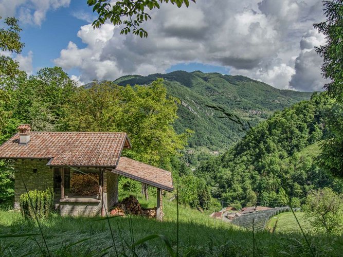 Sedrina, meraviglioso rustico singolo in pietra Sedrina
