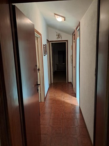 Serina, grazioso trilocale con cantina e box Serina
