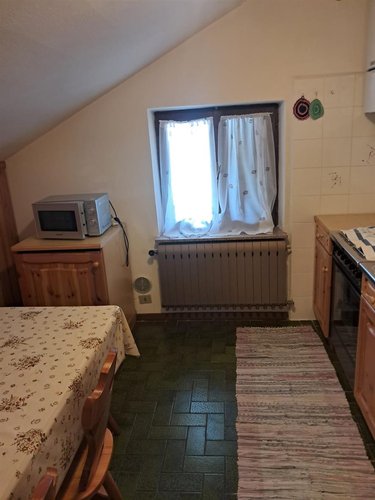 Serina, grazioso trilocale con cantina e box Serina