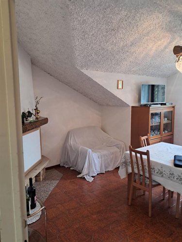 Serina, grazioso trilocale con cantina e box Serina