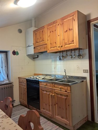 Serina, grazioso trilocale con cantina e box Serina