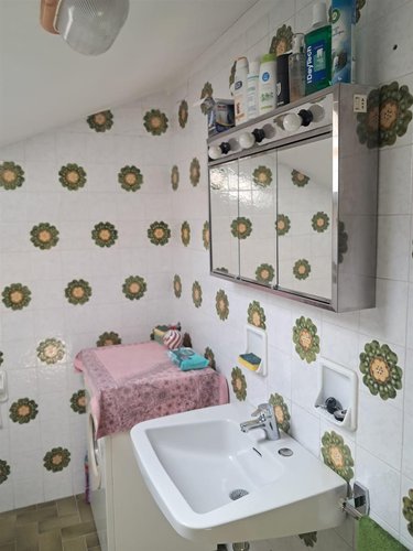 Serina, grazioso trilocale con cantina e box Serina