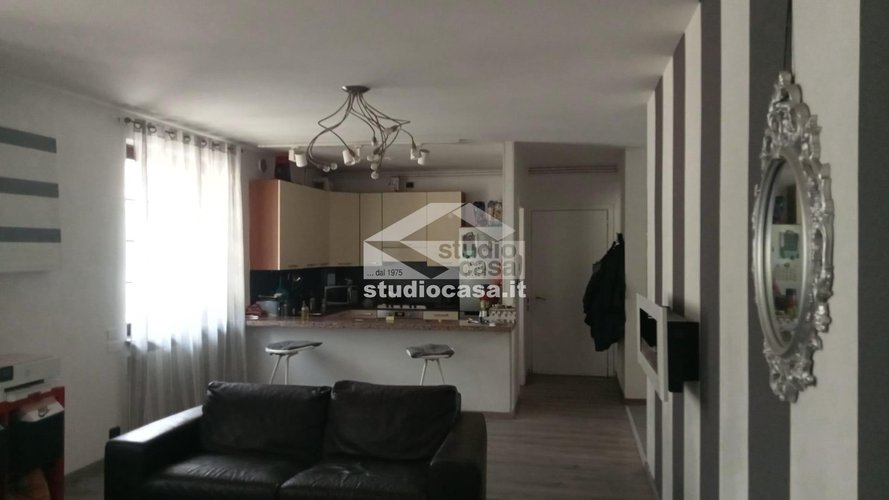 CASETTA BIFAMILIARE SENZA SPESE CONDOMINIALI!!!
