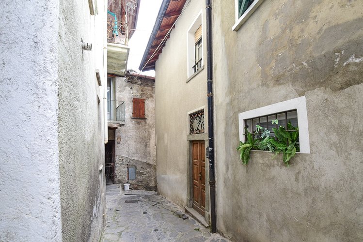 MOLTRASIO (11/26) Moltrasio