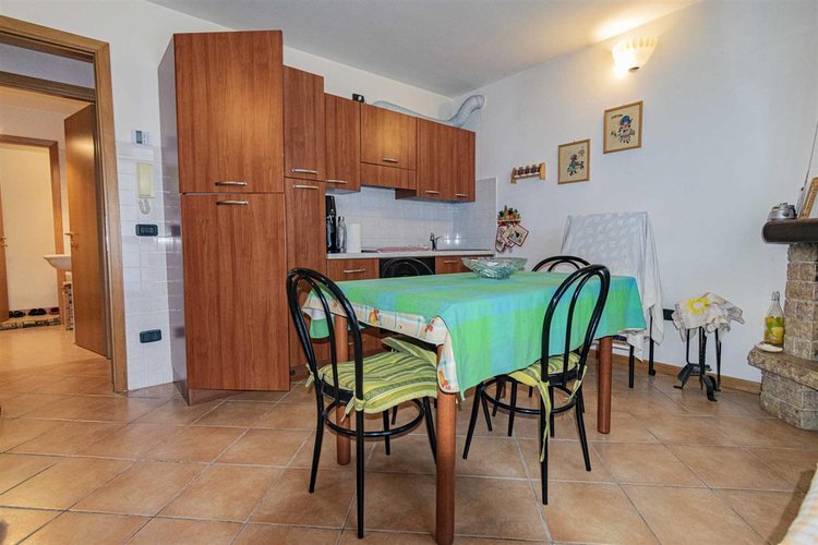 Costa Serina, in tipico, recente villino, imperdibile bilocale con giardino privato Costa Serina