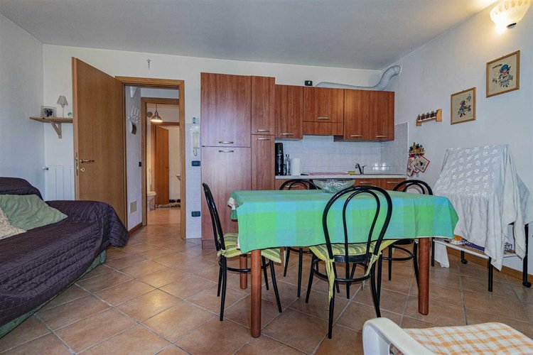 Costa Serina, in tipico, recente villino, imperdibile bilocale con giardino privato Costa Serina